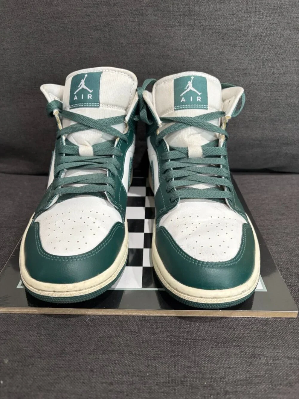 Nike Air Jordan 1 Women Mid-sneaker with two-tone white and dark green leather S